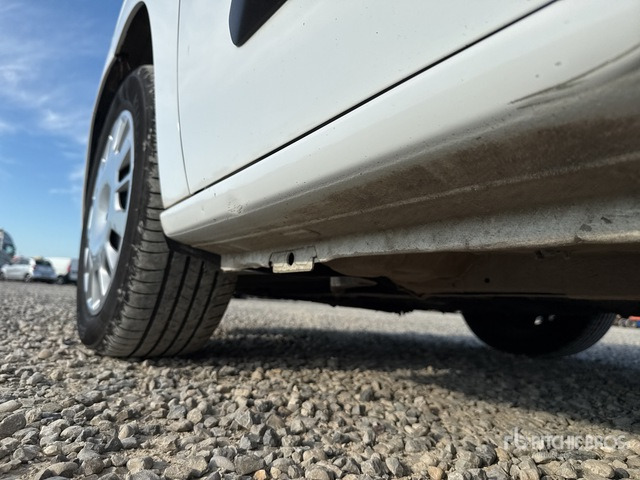 2021 Opel Combo LIFE 1.5 D 100CV EDITION PLUS L ... Van Truck - فان المدمجة: صورة 5 2021 Opel Combo LIFE 1.5 D 100CV EDITION PLUS L ... Van Truck - فان المدمجة: صورة 5