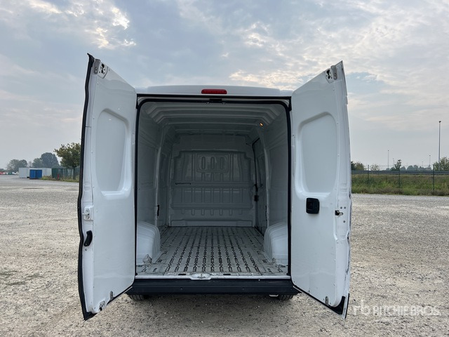 2021 Peugeot Boxer 333 L3H2 2.2 BLUEHDI 140CV S&S Van Truck - فان: صورة 4 2021 Peugeot Boxer 333 L3H2 2.2 BLUEHDI 140CV S&S Van Truck - فان: صورة 4