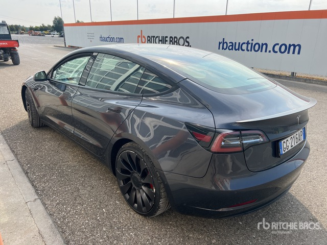 2021 Tesla Model 3 3 PERFORMANCE DUAL MOTOR 4WD Automobile - سيارة: صورة 3 2021 Tesla Model 3 3 PERFORMANCE DUAL MOTOR 4WD Automobile - سيارة: صورة 3