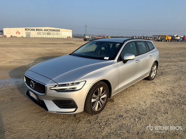 2021 Volvo V60 SW B4 D AUTOM. MOMENTUM BUSINESS Station Wagon - سيارة ستيشن: صورة 2 2021 Volvo V60 SW B4 D AUTOM. MOMENTUM BUSINESS Station Wagon - سيارة ستيشن: صورة 2