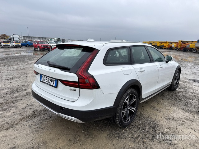 2021 Volvo V90 CROSS COUNTRY SW B4 D AUTO CC P ... Station Wagon - سيارة ستيشن: صورة 3 2021 Volvo V90 CROSS COUNTRY SW B4 D AUTO CC P ... Station Wagon - سيارة ستيشن: صورة 3