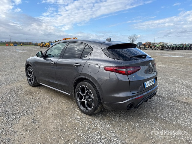 2022 Alfa Romeo Stelvio 2.2 TD Veloce Q4 154KW/210CV SUV - سيارة دفع رباعي: صورة 2 2022 Alfa Romeo Stelvio 2.2 TD Veloce Q4 154KW/210CV SUV - سيارة دفع رباعي: صورة 2