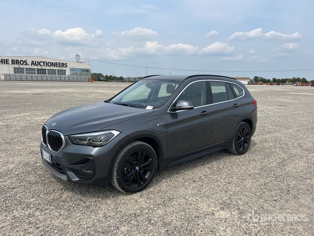 2022 BMW X1 Hybrid xDrive 25e Automobile - سيارة: صورة 2 2022 BMW X1 Hybrid xDrive 25e Automobile - سيارة: صورة 2
