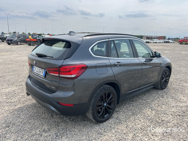 2022 BMW X1 Hybrid xDrive 25e Automobile - سيارة: صورة 4 2022 BMW X1 Hybrid xDrive 25e Automobile - سيارة: صورة 4