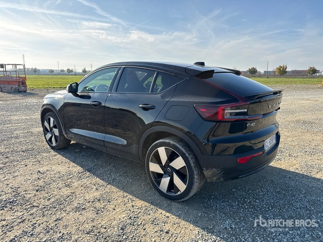 2022 Volvo C40 RECHARGE TWIN ULTIMATE 4x4 SUV - سيارة دفع رباعي: صورة 2 2022 Volvo C40 RECHARGE TWIN ULTIMATE 4x4 SUV - سيارة دفع رباعي: صورة 2