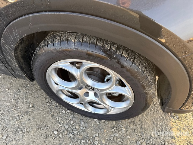 2023 Alfa Romeo Tonale 130CV HYBRID TCT7 SPRINT SUV - سيارة دفع رباعي: صورة 4 2023 Alfa Romeo Tonale 130CV HYBRID TCT7 SPRINT SUV - سيارة دفع رباعي: صورة 4