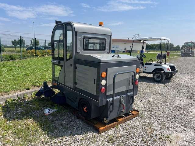 2025 Kaster VOL-2000 (Unused) Broom Tractor - سياره كنس شوارع: صورة 3 2025 Kaster VOL-2000 (Unused) Broom Tractor - سياره كنس شوارع: صورة 3