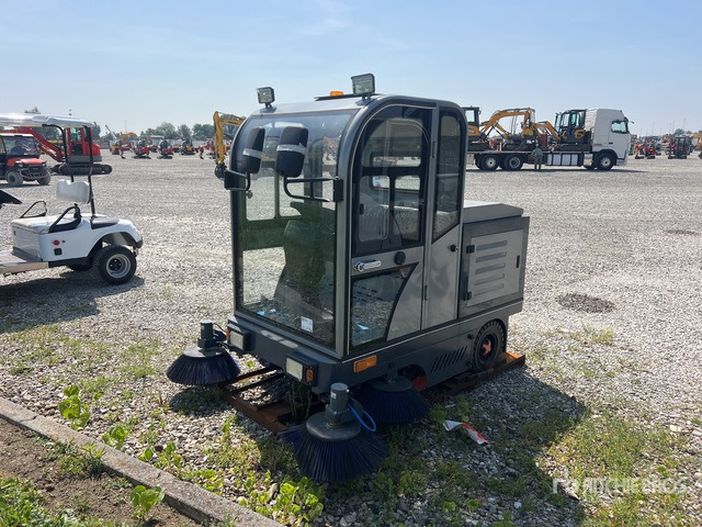 2025 Kaster VOL-2000 (Unused) Broom Tractor - سياره كنس شوارع: صورة 2 2025 Kaster VOL-2000 (Unused) Broom Tractor - سياره كنس شوارع: صورة 2