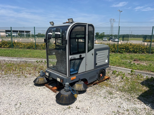 2025 Kaster VOL-2000 (Unused) Broom Tractor - سياره كنس شوارع: صورة 2 2025 Kaster VOL-2000 (Unused) Broom Tractor - سياره كنس شوارع: صورة 2