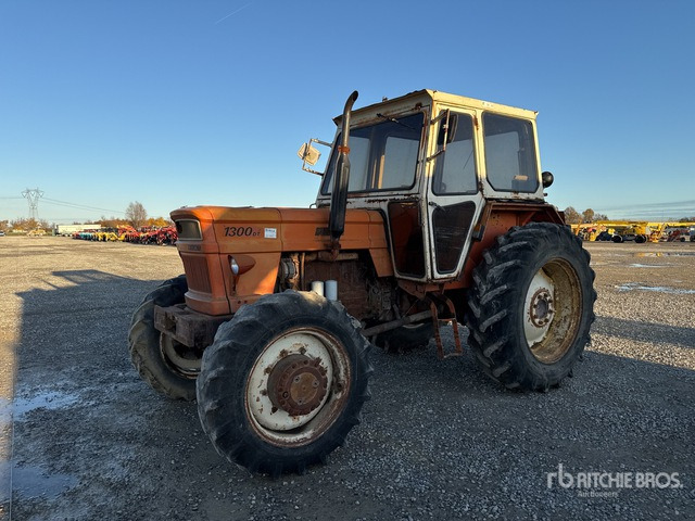 Fiat 1300 DT 4WD Tractor - جرار: صورة 1 Fiat 1300 DT 4WD Tractor - جرار: صورة 1
