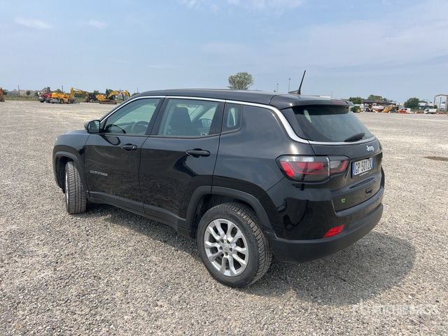 Jeep Compass SUV - سيارة دفع رباعي: صورة 3 Jeep Compass SUV - سيارة دفع رباعي: صورة 3
