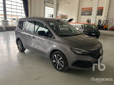 MERCEDES-BENZ EQT 200 Electric - سيارة: صورة 4 MERCEDES-BENZ EQT 200 Electric - سيارة: صورة 4