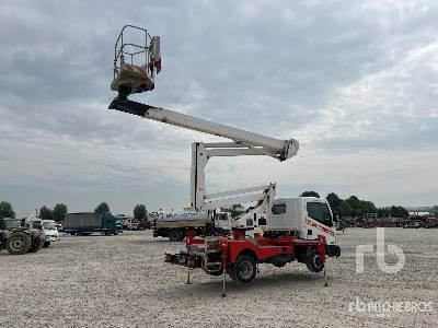 NISSAN CABSTAR 35.12 2015 Palfinger PA200 AXE 20 m on - منصة تلسكوبية محمولة على شاحنة: صورة 3 NISSAN CABSTAR 35.12 2015 Palfinger PA200 AXE 20 m on - منصة تلسكوبية محمولة على شاحنة: صورة 3