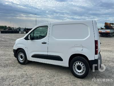 OPEL COMBO 1.6 DIESEL 75CV L1 1000KG MT5 - شاحنة مقفلة: صورة 2 OPEL COMBO 1.6 DIESEL 75CV L1 1000KG MT5 - شاحنة مقفلة: صورة 2