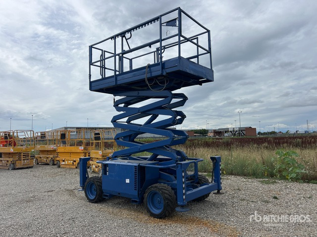 Skyjack SJ6832 RT Scissor Lift - رافعة هيدروليكية مقصية: صورة 1 Skyjack SJ6832 RT Scissor Lift - رافعة هيدروليكية مقصية: صورة 1