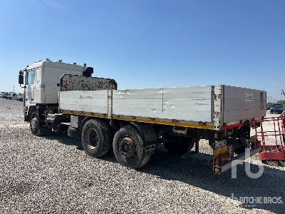 VOLVO F12 6x2 (Inoperable) - شاحنات مسطحة: صورة 3 VOLVO F12 6x2 (Inoperable) - شاحنات مسطحة: صورة 3