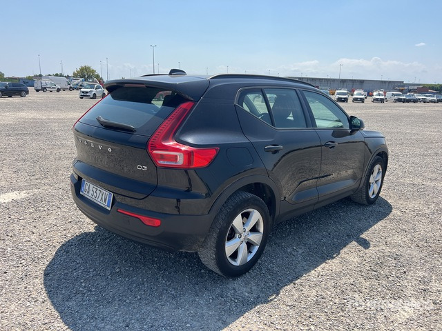 Volvo XC40 SUV - سيارة دفع رباعي: صورة 3 Volvo XC40 SUV - سيارة دفع رباعي: صورة 3