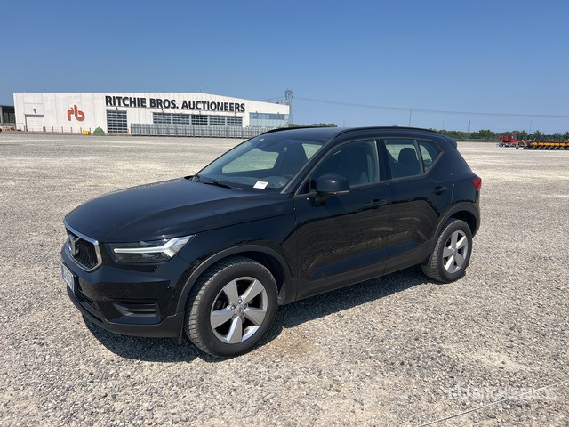 Volvo XC40 SUV - سيارة دفع رباعي: صورة 1 Volvo XC40 SUV - سيارة دفع رباعي: صورة 1