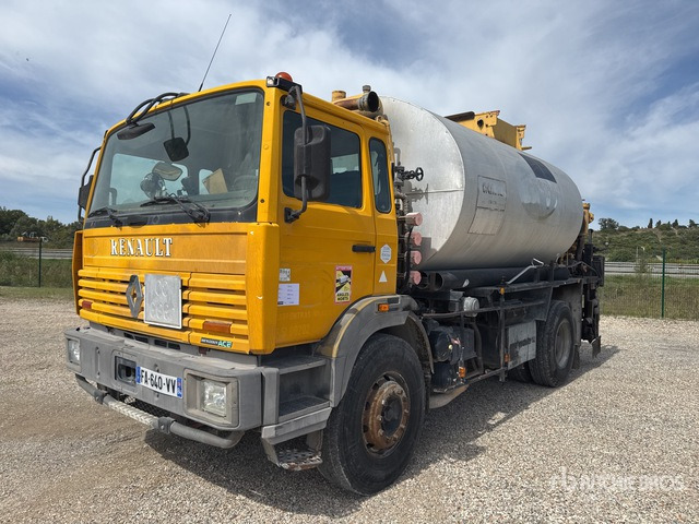 1995 Renault 1995 Acmar on 4x2 Crew Cab Repa ... Asphalt Distributor Truck - موزع الأسفلت: صورة 1 1995 Renault 1995 Acmar on 4x2 Crew Cab Repa ... Asphalt Distributor Truck - موزع الأسفلت: صورة 1
