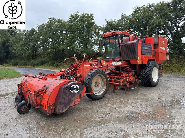 1998 Matrot M41H Self-Propelled 6 Row Machine A ... Sugar Beet Harvester - حصادة البنجر: صورة 2 1998 Matrot M41H Self-Propelled 6 Row Machine A ... Sugar Beet Harvester - حصادة البنجر: صورة 2