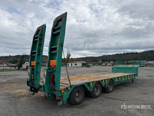 1999 TR AX Tri/A Semi-Remorque Porte-Engin Lowboy Trailer - عربة منخفضة مسطحة نصف مقطورة: صورة 3 1999 TR AX Tri/A Semi-Remorque Porte-Engin Lowboy Trailer - عربة منخفضة مسطحة نصف مقطورة: صورة 3
