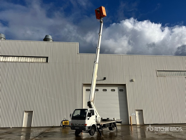 2001 Nissan Cabstar 2001 Multitel 220 ALI AF 20 m o ... Bucket Truck - منصة تلسكوبية محمولة على شاحنة: صورة 2 2001 Nissan Cabstar 2001 Multitel 220 ALI AF 20 m o ... Bucket Truck - منصة تلسكوبية محمولة على شاحنة: صورة 2