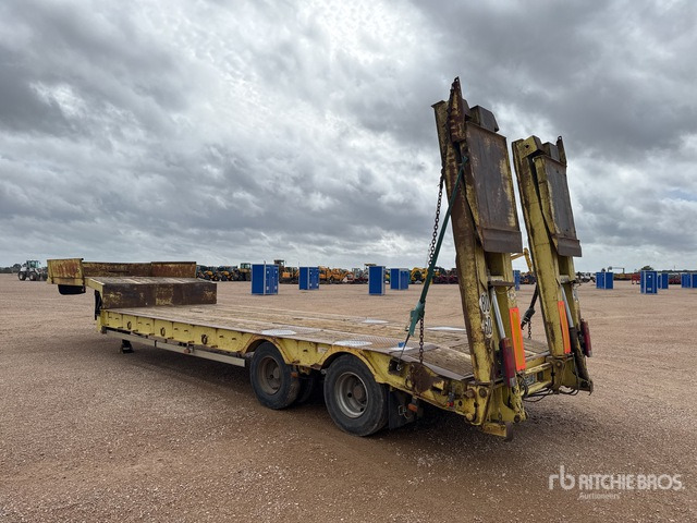 2002 Kaiser S3802F T/A Semi-Remorque Porte-Engins ... Lowboy Trailer - عربة منخفضة مسطحة نصف مقطورة: صورة 3 2002 Kaiser S3802F T/A Semi-Remorque Porte-Engins ... Lowboy Trailer - عربة منخفضة مسطحة نصف مقطورة: صورة 3