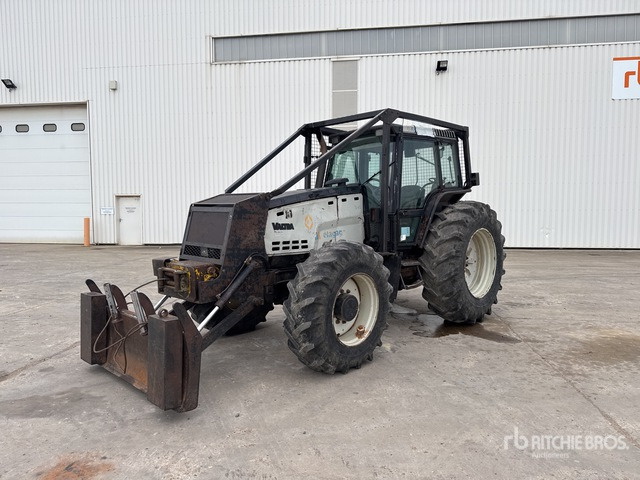 2003 Valmet 8950HI 4x4 Tracteur Agricole 4WD Tractor - جرار: صورة 1 2003 Valmet 8950HI 4x4 Tracteur Agricole 4WD Tractor - جرار: صورة 1