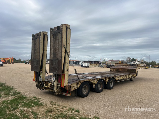 2004 Castera 3SS34T Tri/A Semi-Remorque Porte-Engin ... Lowboy Trailer - عربة منخفضة مسطحة نصف مقطورة: صورة 4 2004 Castera 3SS34T Tri/A Semi-Remorque Porte-Engin ... Lowboy Trailer - عربة منخفضة مسطحة نصف مقطورة: صورة 4