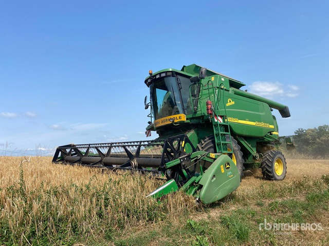 2004 John Deere 9660 WTS Hillmaster II with header and header trailer ... Combine Harvester - حصادة موحَّدة: صورة 1 2004 John Deere 9660 WTS Hillmaster II with header and header trailer ... Combine Harvester - حصادة موحَّدة: صورة 1