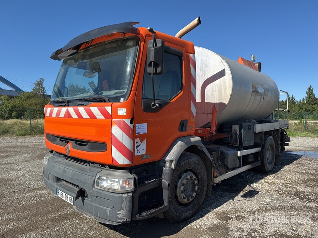 2004 RVI Lander 320 2004 Rincheval on 4x2 Repandeus ... Asphalt Distributor Truck - موزع الأسفلت: صورة 2 2004 RVI Lander 320 2004 Rincheval on 4x2 Repandeus ... Asphalt Distributor Truck - موزع الأسفلت: صورة 2