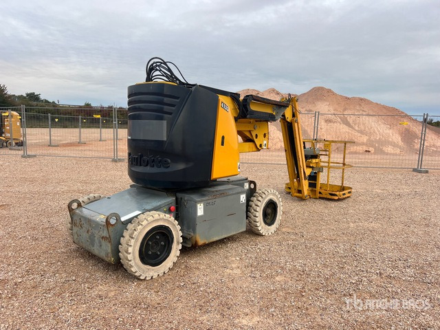 2006 Haulotte HA12IP 2WD Electric Nacelle Articulee Articulating Boom Lift - شاحنة ذراع مفصلي: صورة 1 2006 Haulotte HA12IP 2WD Electric Nacelle Articulee Articulating Boom Lift - شاحنة ذراع مفصلي: صورة 1