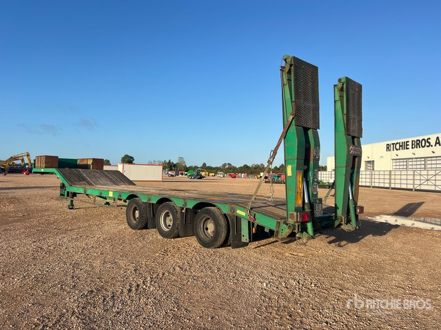2007 ACTM S46315R Semi-Remorque Porte-Engins 3 Es ... Lowboy Trailer - عربة منخفضة مسطحة نصف مقطورة: صورة 3 2007 ACTM S46315R Semi-Remorque Porte-Engins 3 Es ... Lowboy Trailer - عربة منخفضة مسطحة نصف مقطورة: صورة 3