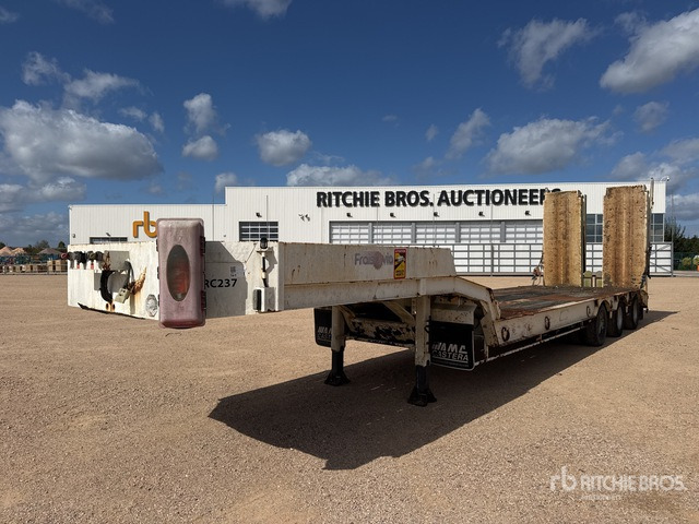 2007 Castera 3SS34T Tri/A Semi-Remorque Porte-Engin ... Lowboy Trailer - عربة منخفضة مسطحة نصف مقطورة: صورة 1 2007 Castera 3SS34T Tri/A Semi-Remorque Porte-Engin ... Lowboy Trailer - عربة منخفضة مسطحة نصف مقطورة: صورة 1