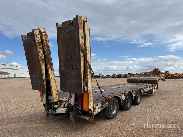 2007 Castera SRPE 53 Tri/A Semi-Remorque Porte-Engin ... Lowboy Trailer - عربة منخفضة مسطحة نصف مقطورة: صورة 3 2007 Castera SRPE 53 Tri/A Semi-Remorque Porte-Engin ... Lowboy Trailer - عربة منخفضة مسطحة نصف مقطورة: صورة 3