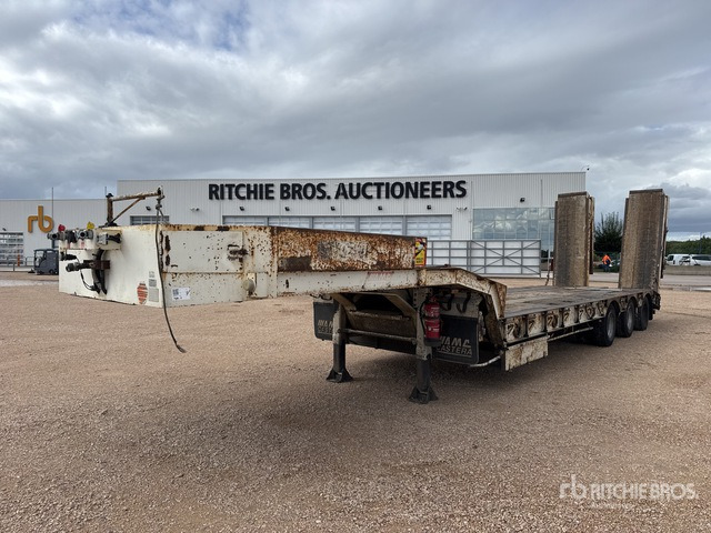 2007 Castera SRPE 53 Tri/A Semi-Remorque Porte-Engin ... Lowboy Trailer - عربة منخفضة مسطحة نصف مقطورة: صورة 2 2007 Castera SRPE 53 Tri/A Semi-Remorque Porte-Engin ... Lowboy Trailer - عربة منخفضة مسطحة نصف مقطورة: صورة 2