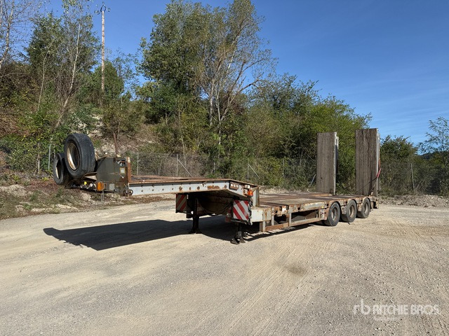 2007 Faymonville Multimax Tri/A Semi-Remorque Porte-Engin ... Lowboy Trailer - عربة منخفضة مسطحة نصف مقطورة: صورة 2 2007 Faymonville Multimax Tri/A Semi-Remorque Porte-Engin ... Lowboy Trailer - عربة منخفضة مسطحة نصف مقطورة: صورة 2