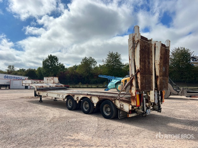 2008 Castera 3SS34T Remorque Porte-Engins 3 Essieux ... Lowboy Trailer - عربة منخفضة مسطحة نصف مقطورة: صورة 3 2008 Castera 3SS34T Remorque Porte-Engins 3 Essieux ... Lowboy Trailer - عربة منخفضة مسطحة نصف مقطورة: صورة 3