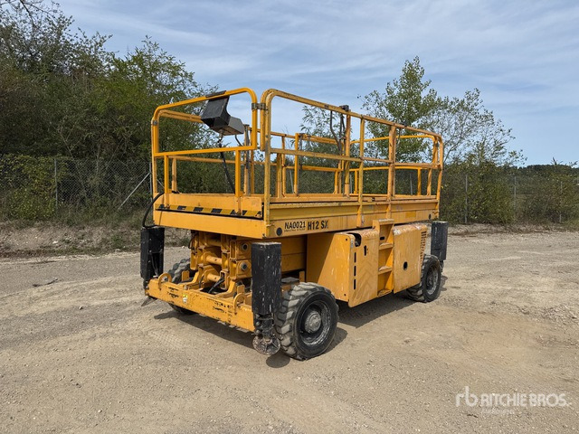 2008 Haulotte H12SX 4x4 Diesel Nacelle Ciseau Scissor Lift - رافعة هيدروليكية مقصية: صورة 2 2008 Haulotte H12SX 4x4 Diesel Nacelle Ciseau Scissor Lift - رافعة هيدروليكية مقصية: صورة 2