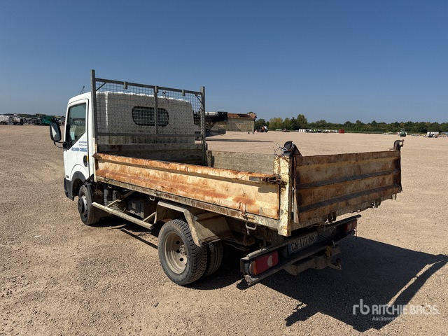 2008 Nissan Cabstar 35.13 Camion Benne (Inoperable) Dump Truck: Light Duty - قلاب صغير: صورة 4 2008 Nissan Cabstar 35.13 Camion Benne (Inoperable) Dump Truck: Light Duty - قلاب صغير: صورة 4