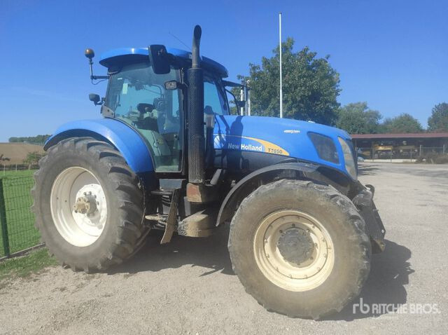 2009 New Holland T7050 AutoCommand Tracteur Agricole 4WD Tractor - جرار: صورة 1 2009 New Holland T7050 AutoCommand Tracteur Agricole 4WD Tractor - جرار: صورة 1