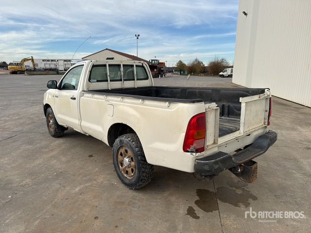 2010 Toyota Hilux Cuv Carb Vehicule Utilitaire Cargo Van - شاحنة التوصيل: صورة 3 2010 Toyota Hilux Cuv Carb Vehicule Utilitaire Cargo Van - شاحنة التوصيل: صورة 3