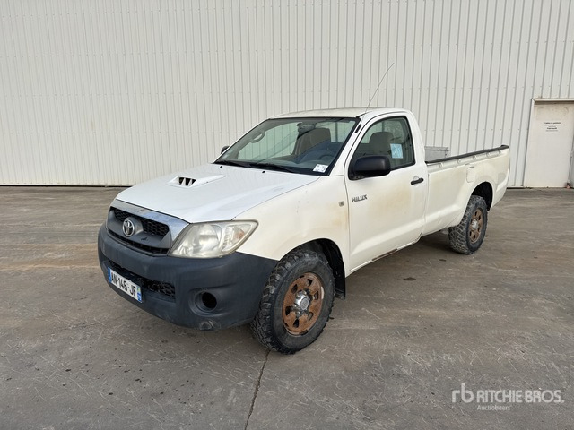2010 Toyota Hilux Cuv Carb Vehicule Utilitaire Cargo Van - شاحنة التوصيل: صورة 2 2010 Toyota Hilux Cuv Carb Vehicule Utilitaire Cargo Van - شاحنة التوصيل: صورة 2