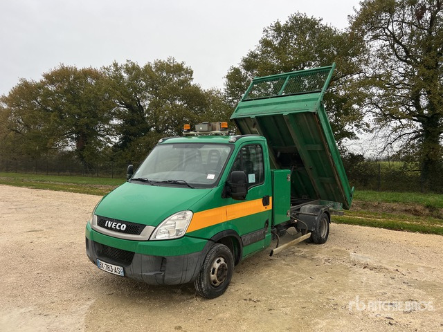 2011 Iveco Daily Camion Benne Dump Truck: Light Duty - شاحنة قلاب: صورة 2 2011 Iveco Daily Camion Benne Dump Truck: Light Duty - شاحنة قلاب: صورة 2