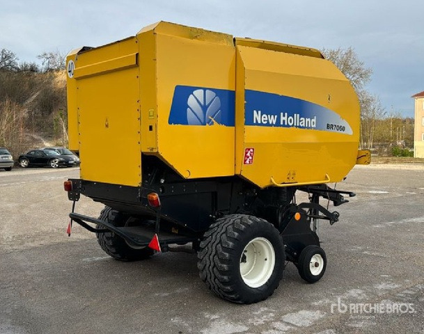 2011 New Holland BR7060 Presse A Bale Ronde Round Baler - مكنة: صورة 1 2011 New Holland BR7060 Presse A Bale Ronde Round Baler - مكنة: صورة 1