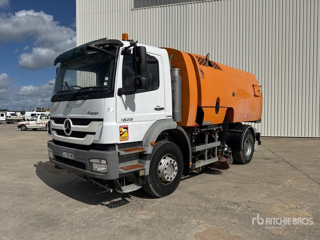 2012 Mercedes-Benz AXOR 1829 Eurovoirie on Balayeuse Sweeper Truck - سياره كنس شوارع: صورة 1 2012 Mercedes-Benz AXOR 1829 Eurovoirie on Balayeuse Sweeper Truck - سياره كنس شوارع: صورة 1