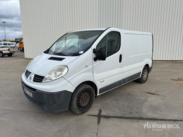 2012 Renault Trafic dCi115 Vehicule Utilitaire Cargo Van - فان المدمجة: صورة 1 2012 Renault Trafic dCi115 Vehicule Utilitaire Cargo Van - فان المدمجة: صورة 1