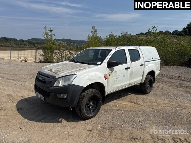 2013 Isuzu D-Max 4x4 Extended Cab (Inoperable) Pickup - شاحنة البيك أب: صورة 1 2013 Isuzu D-Max 4x4 Extended Cab (Inoperable) Pickup - شاحنة البيك أب: صورة 1