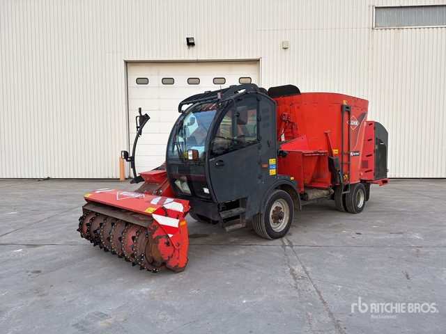 2013 Kuhn SPV12 Melangeuse Distributrice Automo ... Feed Mixer - عربة خلط الأعلاف: صورة 1 2013 Kuhn SPV12 Melangeuse Distributrice Automo ... Feed Mixer - عربة خلط الأعلاف: صورة 1