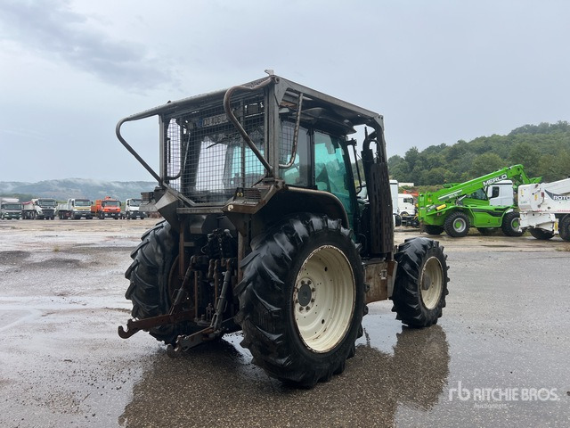 2013 Valtra N143 4x4 Tracteur Forestier (Inoperable) 4WD Tractor - جرار: صورة 4 2013 Valtra N143 4x4 Tracteur Forestier (Inoperable) 4WD Tractor - جرار: صورة 4